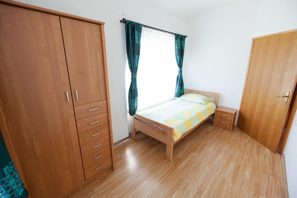 Apartment Licka Vodenica Josipdol Habitación foto