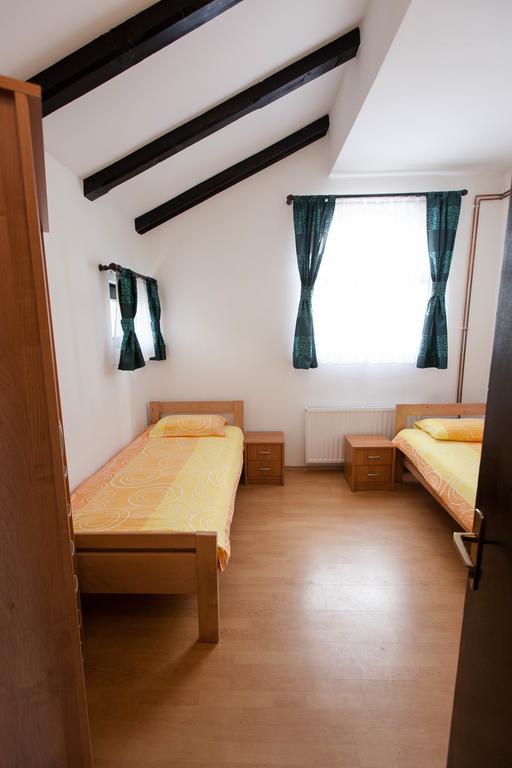 Apartment Licka Vodenica Josipdol Habitación foto